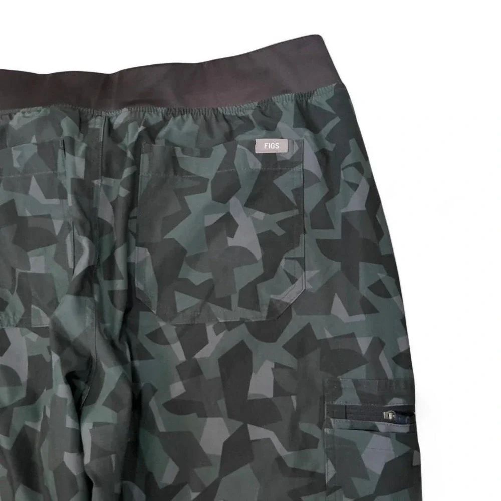 FIGS Mens Camo Scrub Pants Technical Collection Size Large‎ Zip Pocket